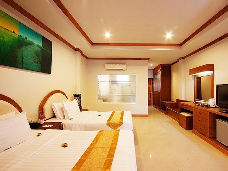Blue Beach Club & Resort Patong Buitenkant foto