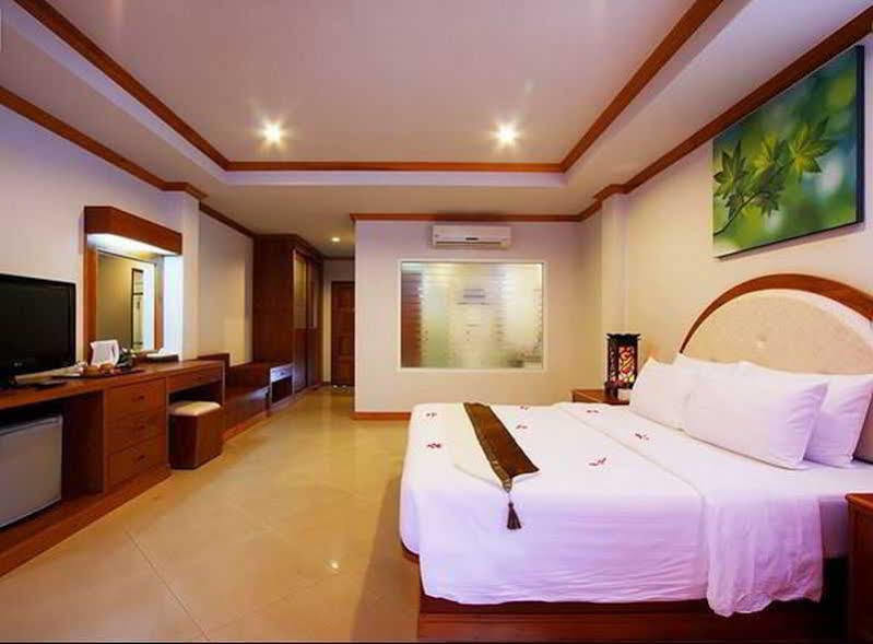Blue Beach Club & Resort Patong Buitenkant foto